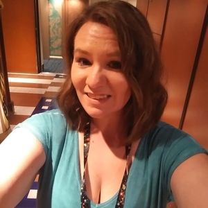 Meet your Posher, Lacey